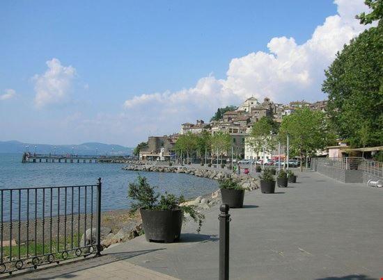 Appartamento Tra Il Borgo E Il Lago Anguillara Sabazia Exterior photo